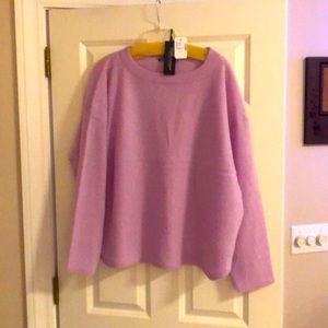 Cashmere pull over long sleeve sweater.